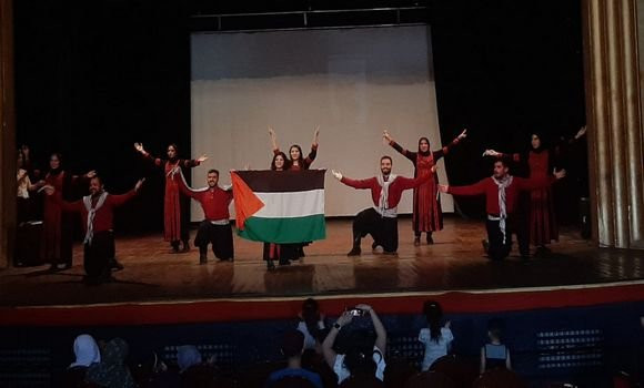 Performances colorées à la clôture du festival international de danse folklorique - Algérie