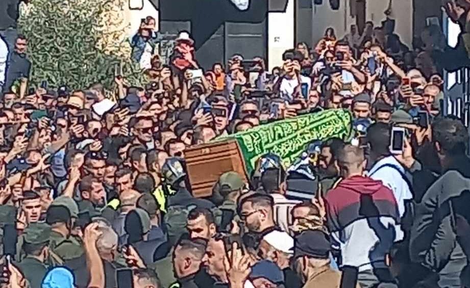 Tagragra/Ait Mahmoud: Le chanteur Cherif Hamani inhumé en présence d’une foule nombreuse - Algérie