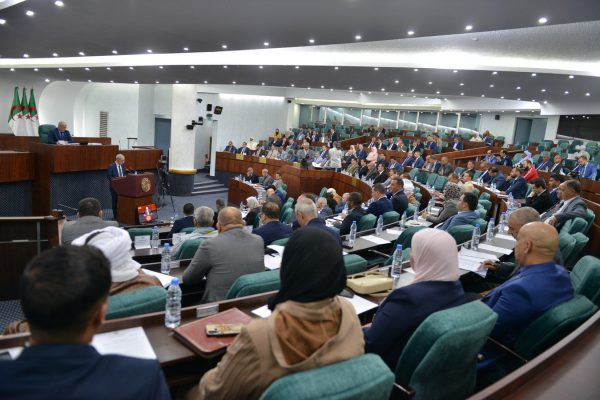 Projet de loi sur le presse écrite et électronique : Les députés donnent leur quitus - Algérie