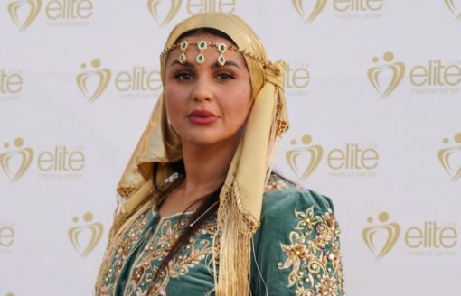 Ahlam Ammouri, l’influenceuse algérienne, annonce en larmes le décès de son époux (vidéo)