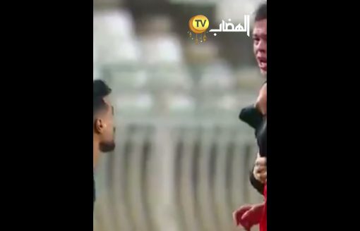 شجار قوي بين لاعب شباب #بلوزداد بوشار و لاعب وفاق #سطيف حيتالة !