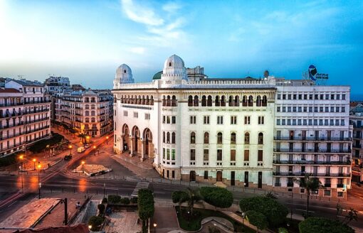 البريد المركزي… تحفة معمارية بهندسة إسلامية في قلب العاصمة الجزائرية