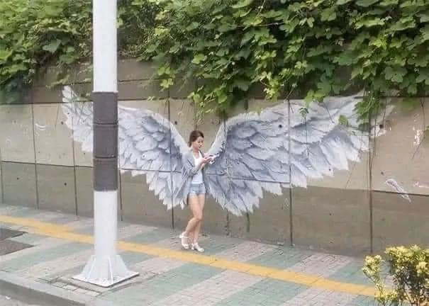femme avec des ailes